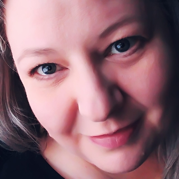 Meet your Posher, Nikki - Picture 1 of 1